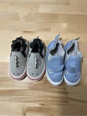 18-24 month robeez - shark and dino